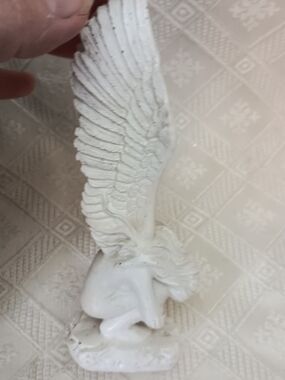Wheeping Winged Angel Figurine - Decorative Statue